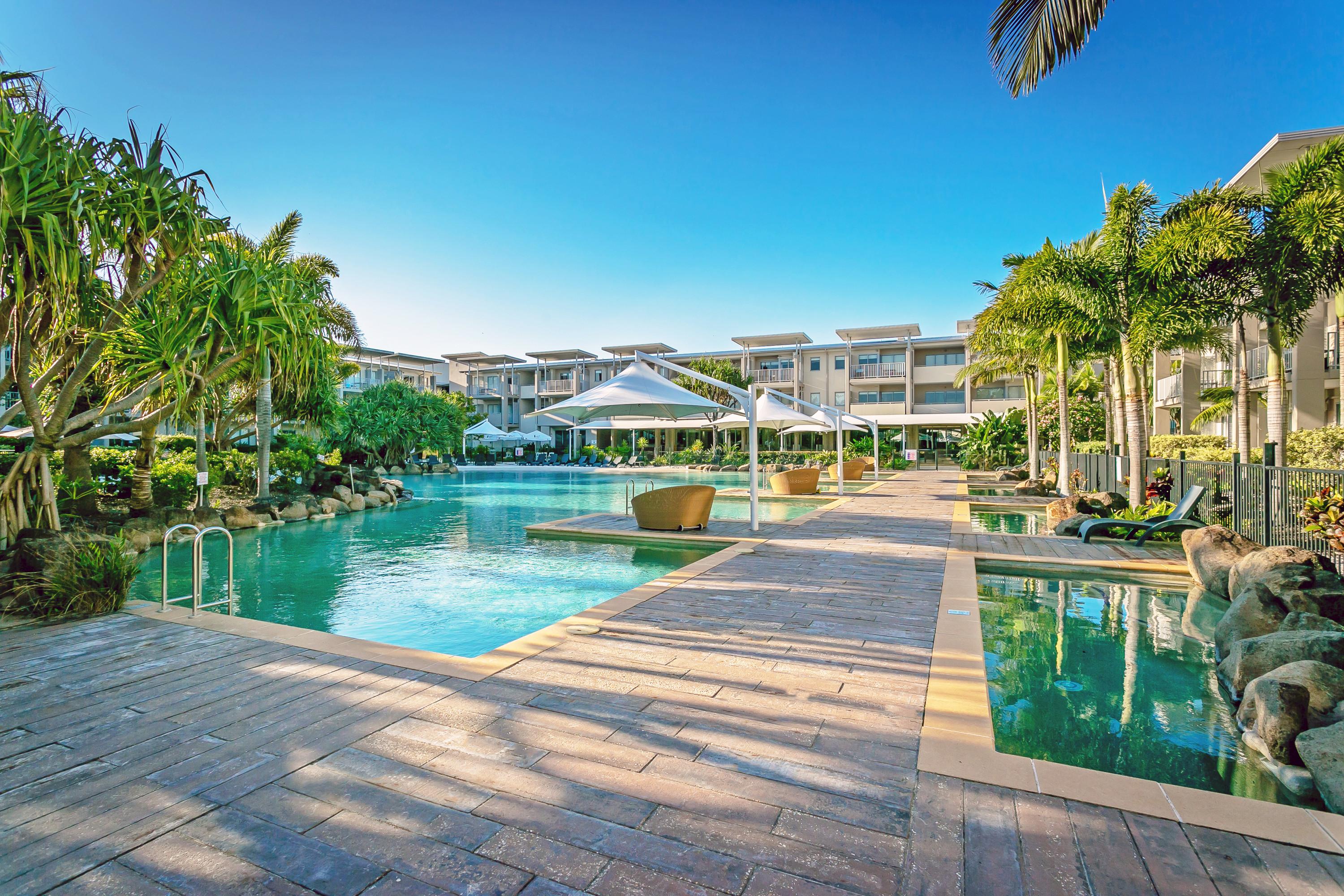 Peppers Salt Resort&Spa Kingscliff Exterior foto The pool at the InterContinental Sanctuary Cove Resort