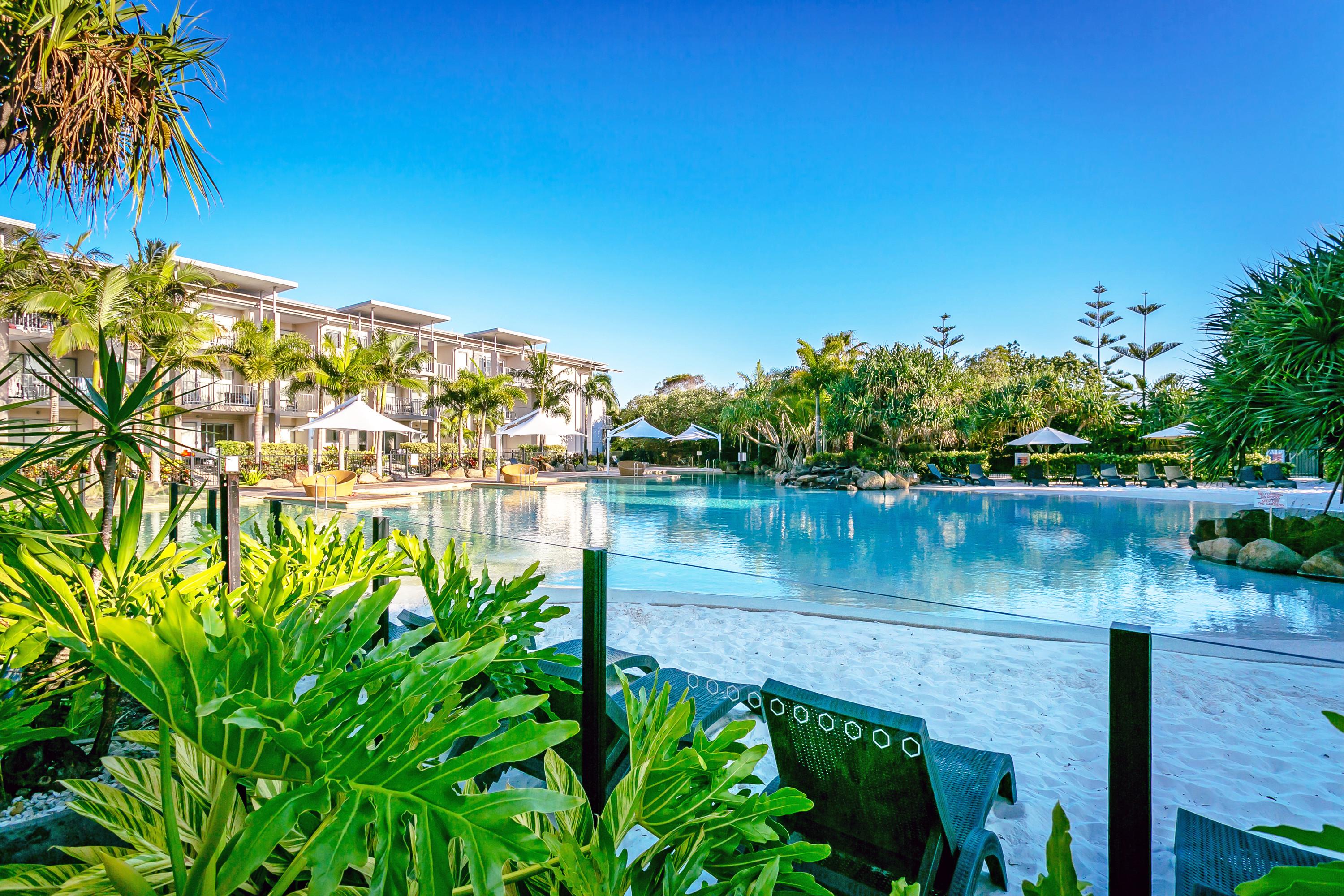 Peppers Salt Resort&Spa Kingscliff Exterior foto The pool at the InterContinental Sanctuary Cove Resort